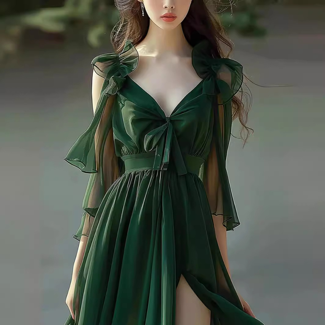 Váy liền không tay dài maxi kiểu Pháp chiết eo xẻ tà FL240278 — Màu xanh lá