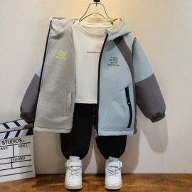 普通外套;儿童冲锋衣;儿童运动裤