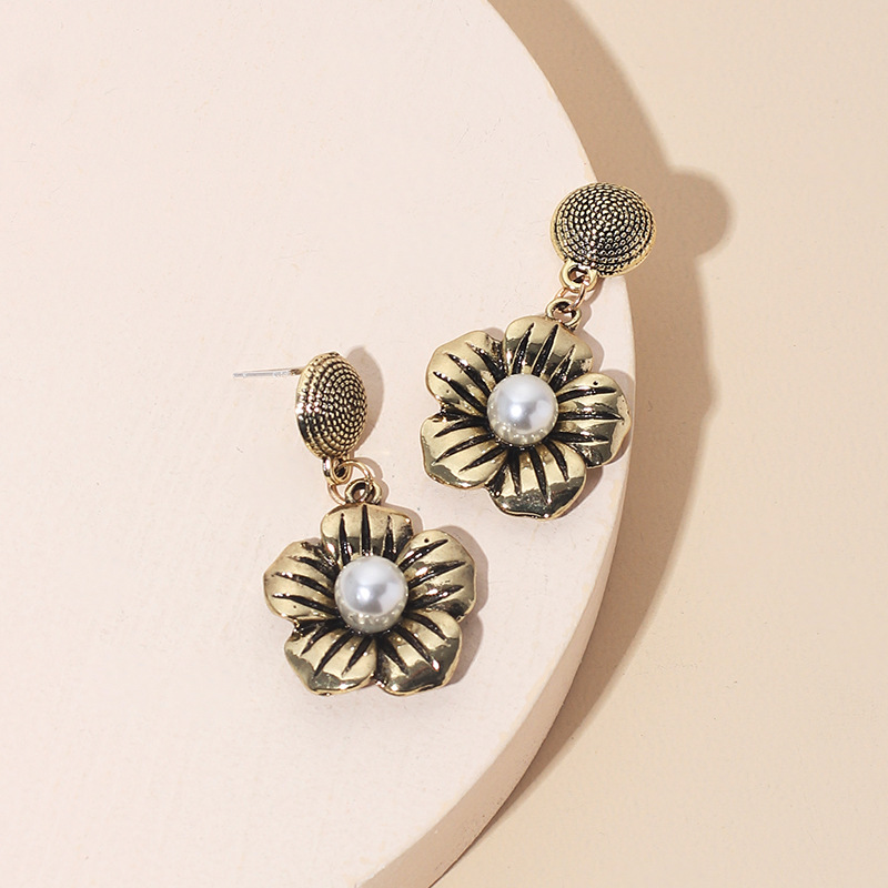 12g Weight Earrings Classification Wedding, Travel Occasion Flower Pattern Women'S Gender Vintage Style Style Retro Geometric Flower Pearl Earrings 3