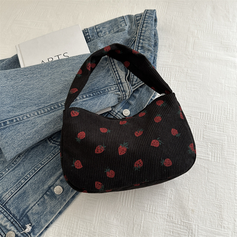 Moda coreana versátil impresión de tela de cordillera de fresa bolsas debajo del brazo 2024 verano nuevo pequeño bolso de viaje fresco