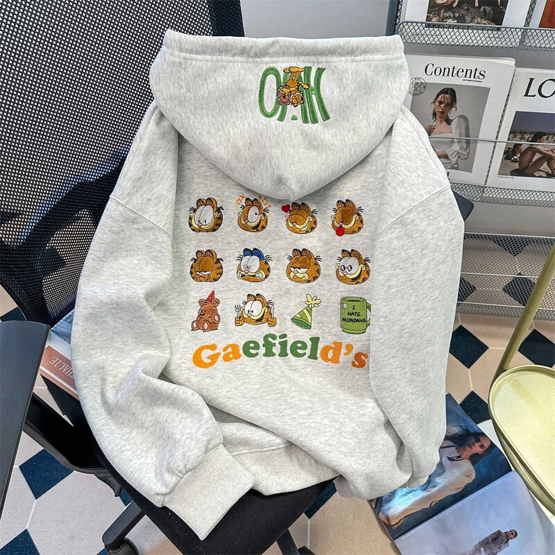 American-style, relaxed-fit, trendy Garfield embroidered sweatshirt for women, perfect for autumn, with a stylish and unique oversized hooded design American-style, relaxed-fit, trendy Garfield embroidered sweatshirt for women, perfect for autumn, with a stylish and unique oversized hooded design
