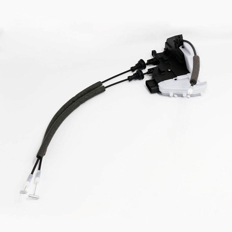 813202W010 is suitable for the right front door lock actuator of Hyundai Santa Fe 12-16
