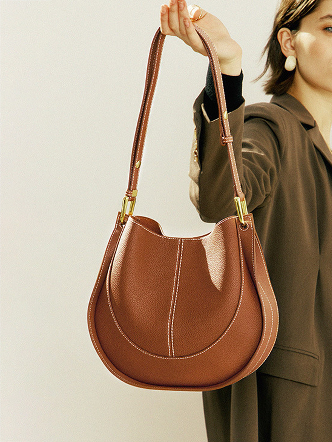 Women's Autumn 2025 Soft Leather Niche Luxury Handbag New Trendy Saddle Bag Large Capacity Shoulder Crossbody Bucket Bag - Thumbnail 6