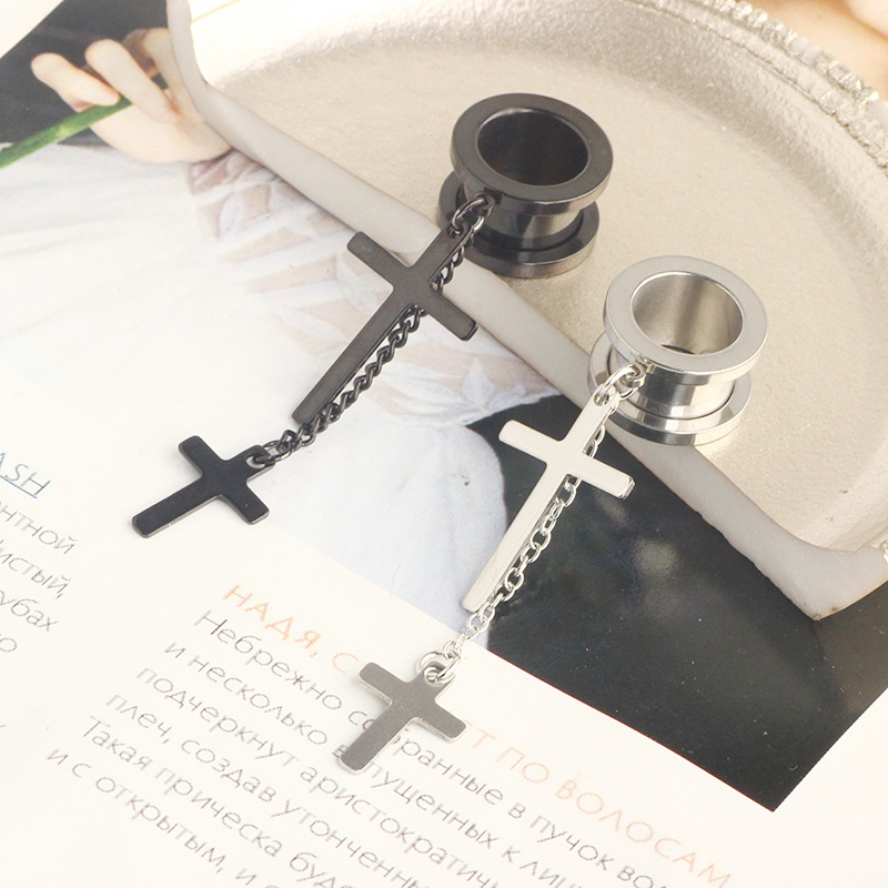 Pointed titanium steel lip stud product view