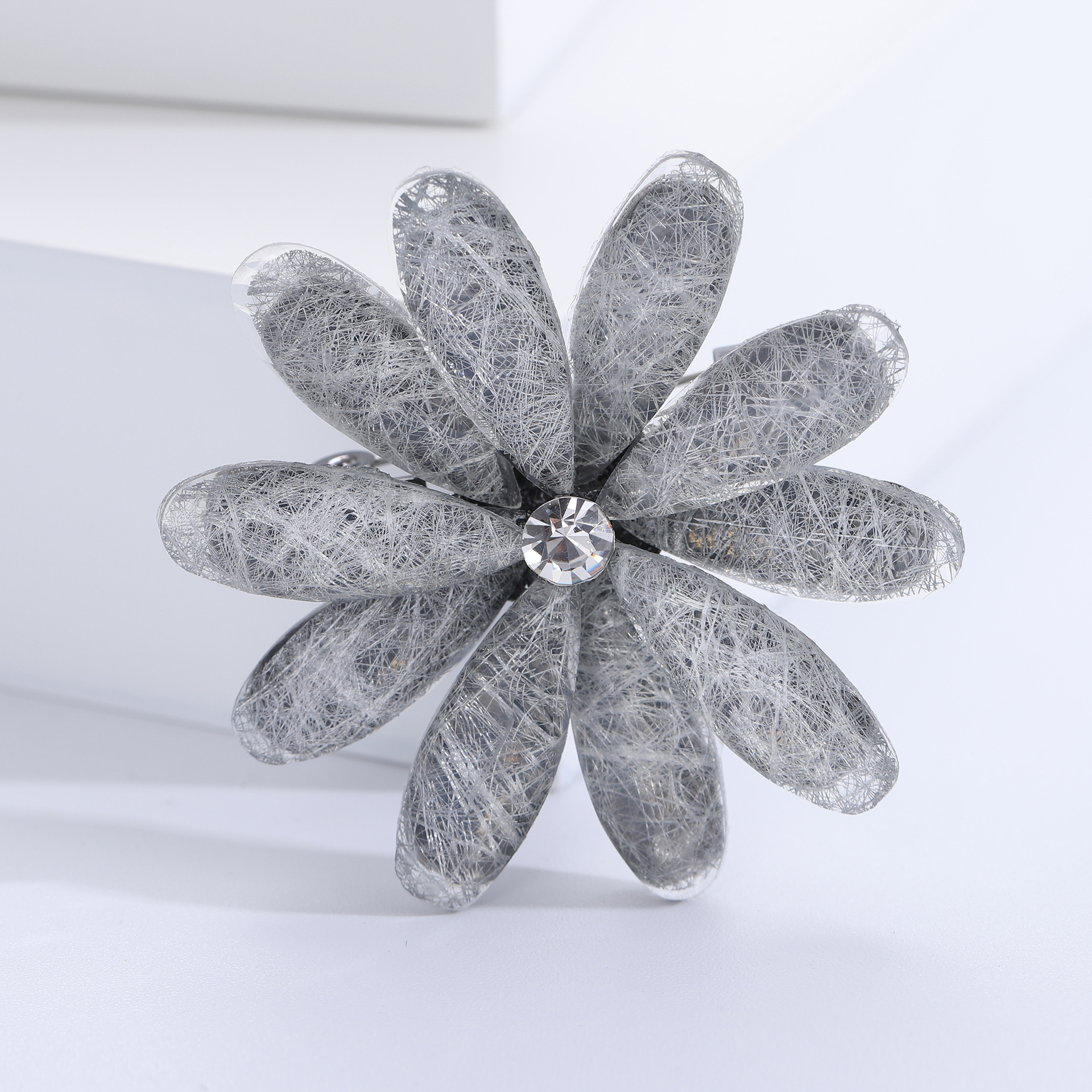 17g Weight Acrylic Inlay Material Brooches Classification Casual, Holiday, Banquet Occasion Alloy Material Flower Pattern All Seasons Season Women's Gender Inlay Design Simple Style Style Simple Style Pin Flower Alloy Inlay Acrylic Women's Brooches 28