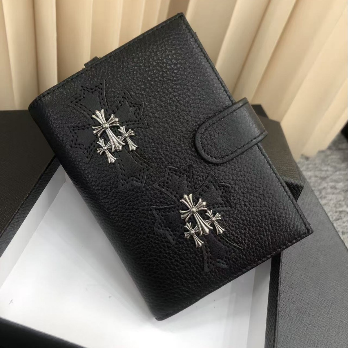 Trendy cross-shaped neck strap passport holder, multi-functional leather card holder, air ticket and ID document travel organizer.