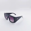 Bright black frame gradually purple film