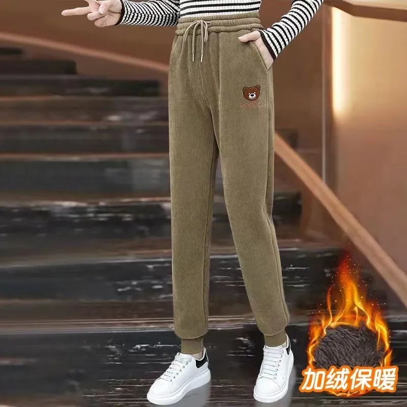 Pantalones de chándal gruesos con forro polar para mujer 2023 Otoño e Invierno pantalones atados al tobillo de cintura alta adelgazante oso bordado de pana Pantalones deportivos Casuales image 5
