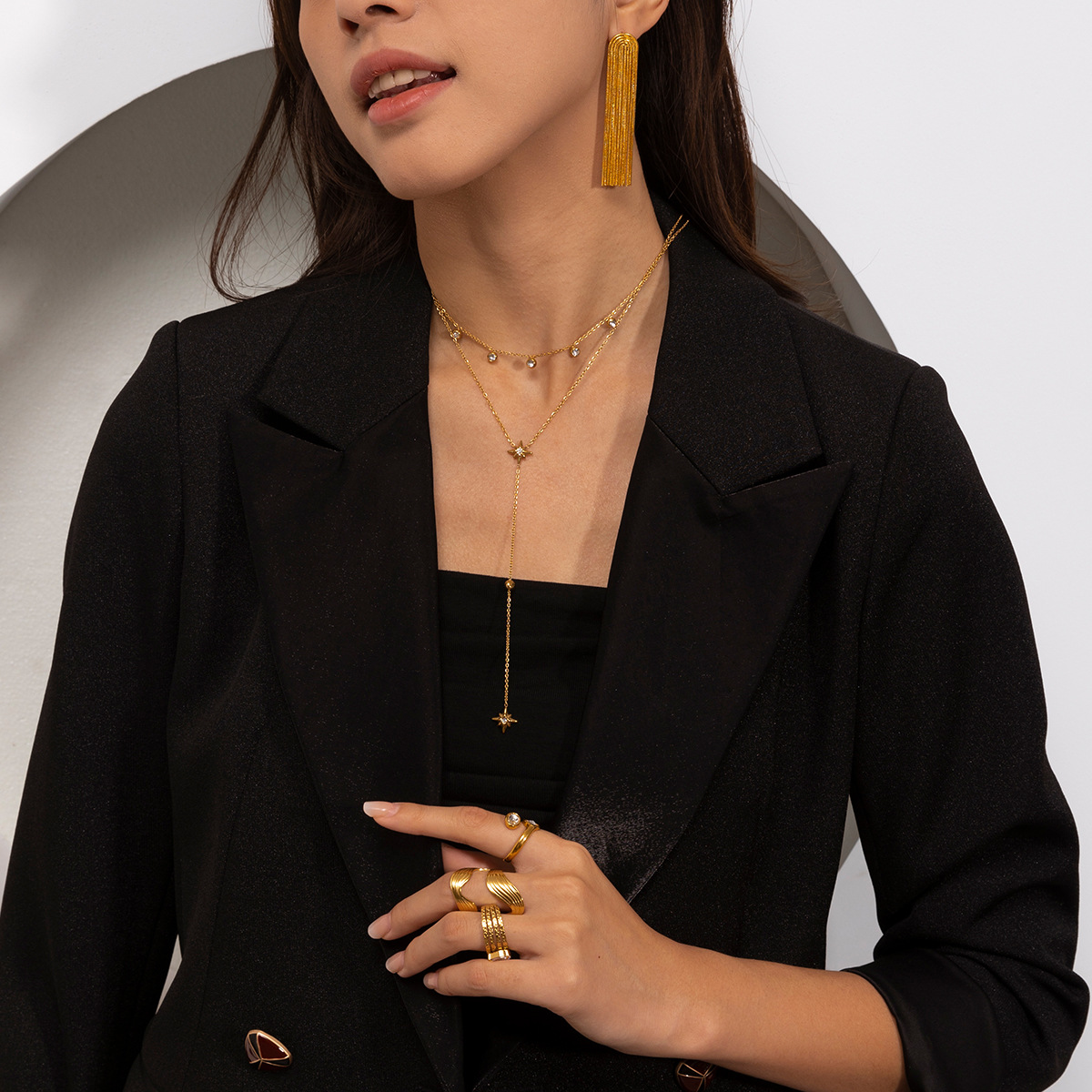Tiana Europa y América collar de acero inoxidable lujo ligero nicho Zhongzhong estrellas zircon cadena de clavícula universal moda transfronteriza joyería caliente image 4
