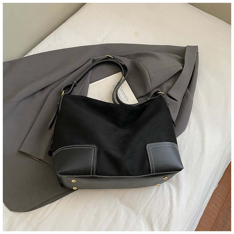Bolso para mujeres 2025 nueva bolsa de gran capacidad transfronteriza de moda retro de moda de camisa de viaje mochila de hombro