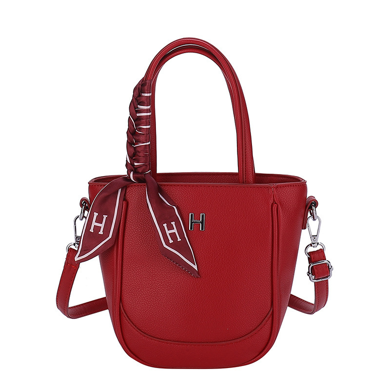 Bolso de cubo de mano 2024 Bolso de hombro de todo fósforo de viaje nuevo transfronterizo Bolso de alta capacidad Bolso de mensajero de bufanda de seda