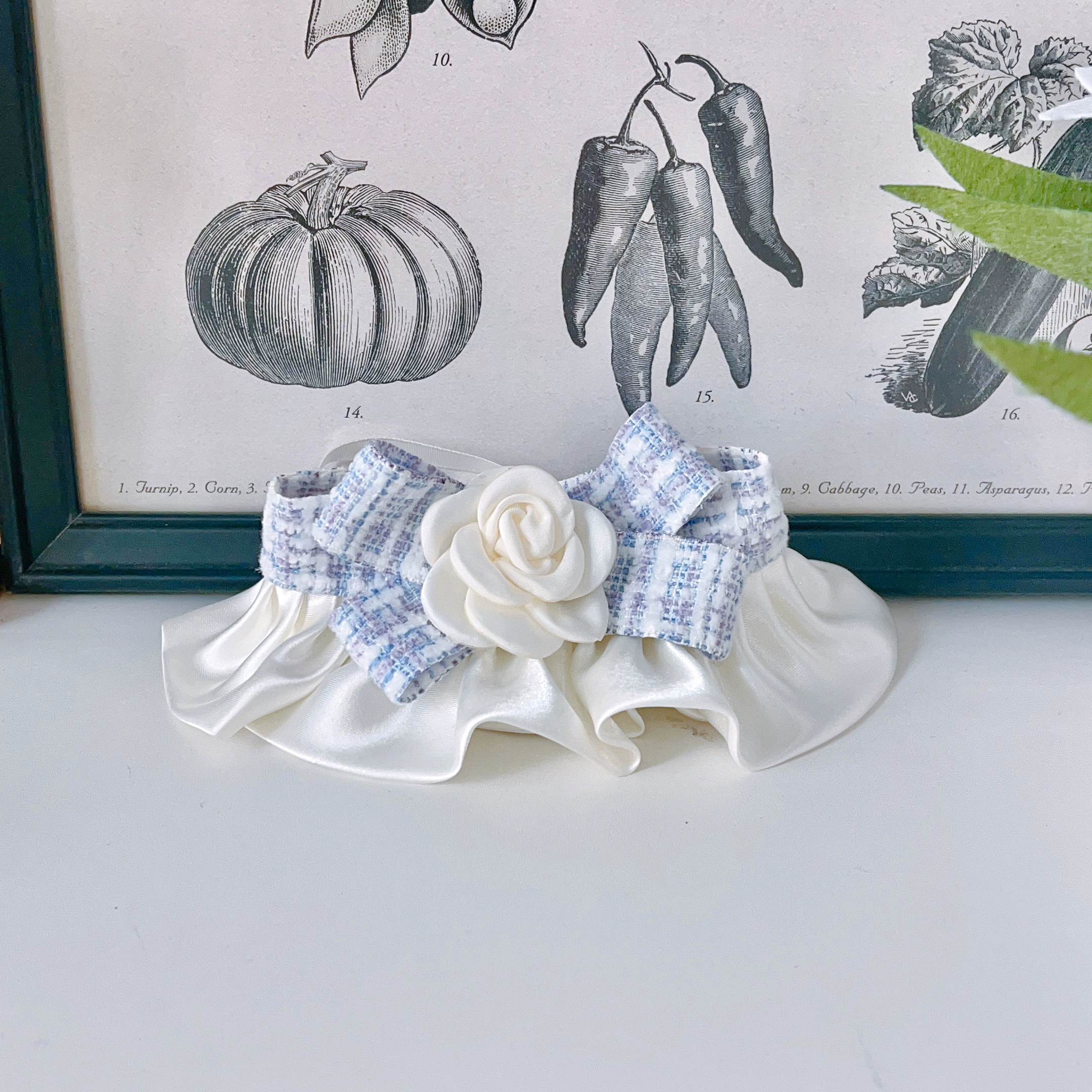 Scarf, eating bib, cute bow tie with bow, gold and silver