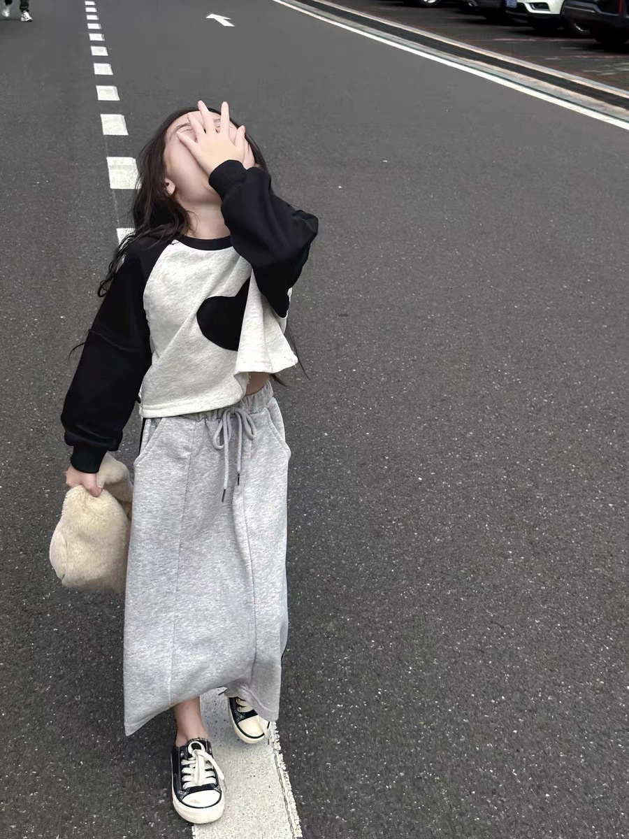 Children’s autumn sweatshirt T‑shirt, Korean/American style, love sweater or long skirt, sizes 90–140 cm
