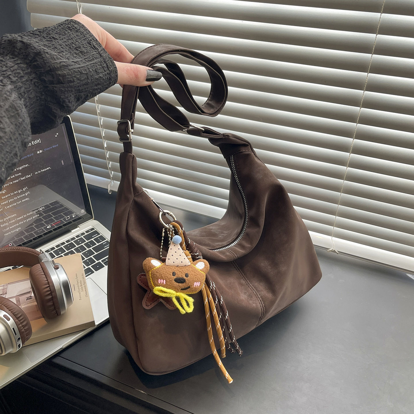 复古磨砂大容量包包女2026秋冬新款托特包百搭上课通勤单肩斜挎包