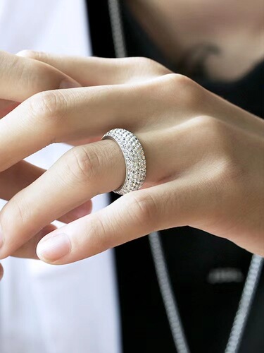 European and American popular titanium steel jewelry 5 rows of white clay diamond curved full diamond ring men's and women's style ring manufacturers