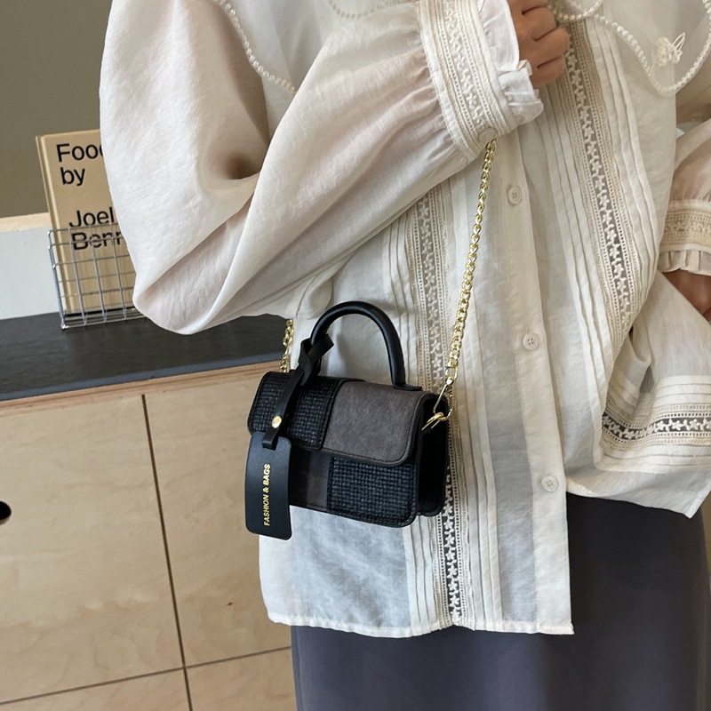 Bolso de mano coreano de contraste de color para mujeres 2024 primavera y verano nuevo bolso de moda universal bolso pequeño de nicho textura mochila