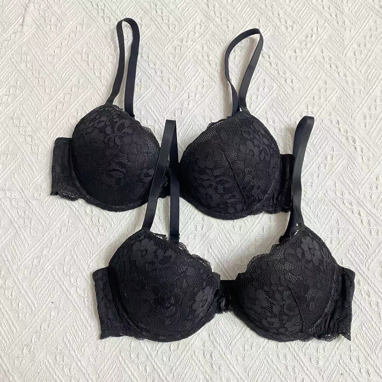 Autumn winter styles with sexy charming lace edges, black traditional thin top thick bottom cups to gather and support_voghion.com