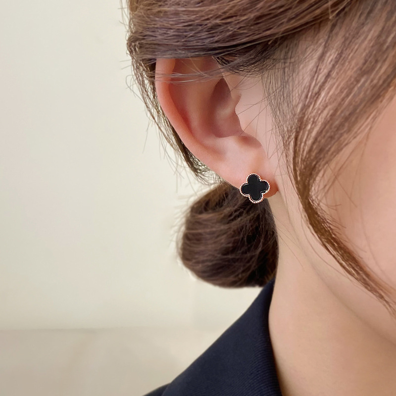 S925銀針韓国版耳飾りシンプルな大衆気質個性的な新型ピアス女性高級感真珠イヤリング卸売り