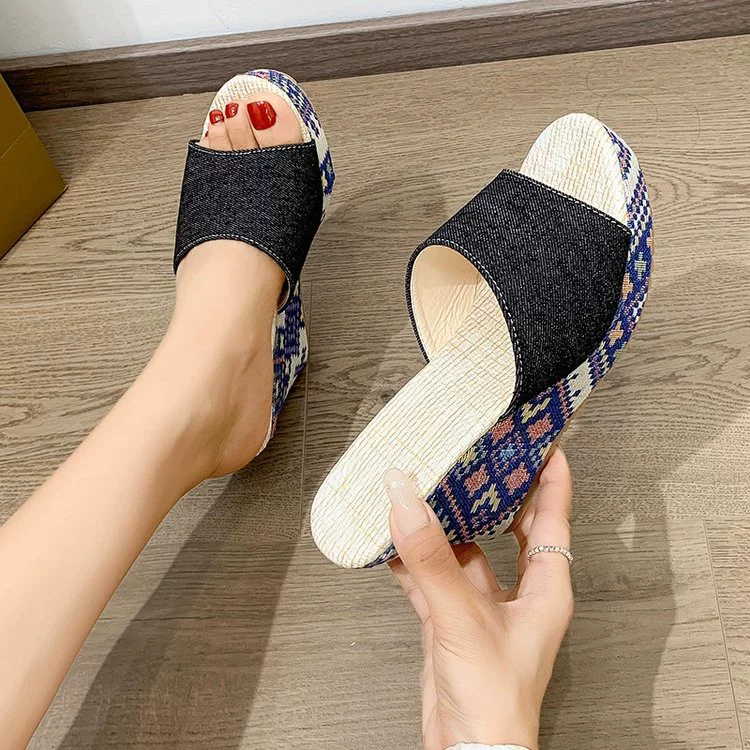 Женские летние босоножки на танкетке с широкими ремешками, большие размеры, европейская и американская мода, весна 2025 года