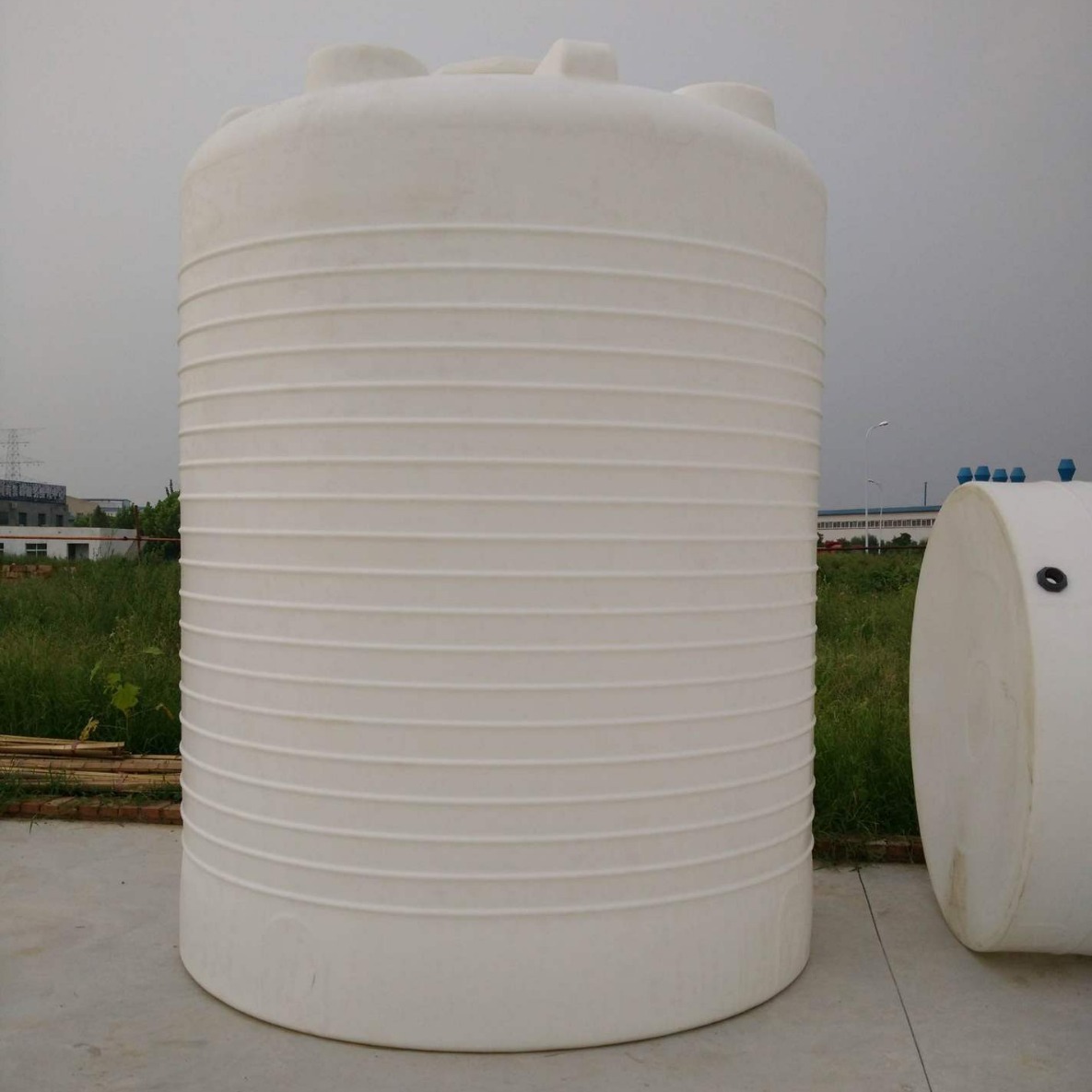 河南塑料pe水塔加厚塑料水桶3吨5吨10吨储水罐水箱立式水塔