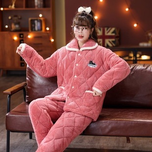 �������⴩�ӽq�Ҿӷ����b�޶���ɺ���q˯��Ů���m�q�Ӻ�˯������