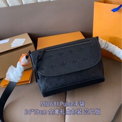 2025新款芯片版单肩斜挎包配皮又酷又飒男士必备