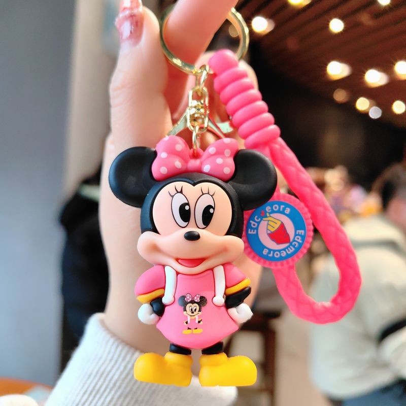 Dibujos animados pvc serie de anime llavero juego de marea muñeca llavero de coche bolsa colgante máquina de garra regalo al por mayor