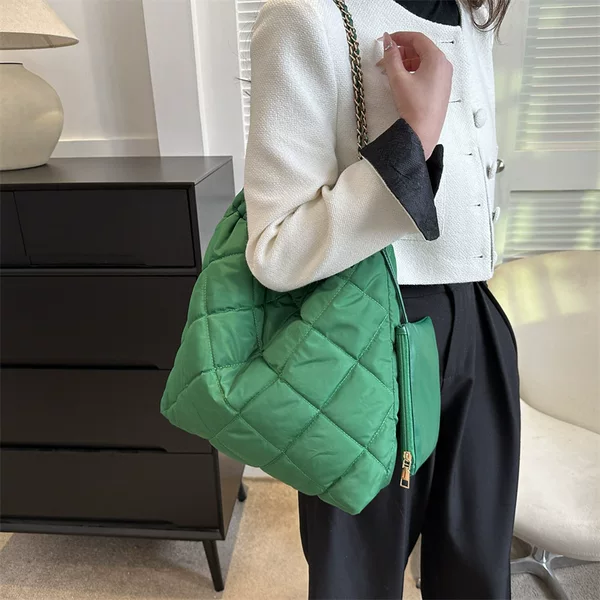 Large-Capacity Fashionable Pure Color Chain Mother-In-Law Bag 2025 Winter New Versatile Korean Style Armpit Bag Casual Tote Bag