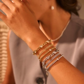 耳环;项链;手链