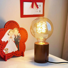 現物の長い明かりの結婚する結婚する部屋は結婚祝いの装飾の結婚する部屋が必要です。