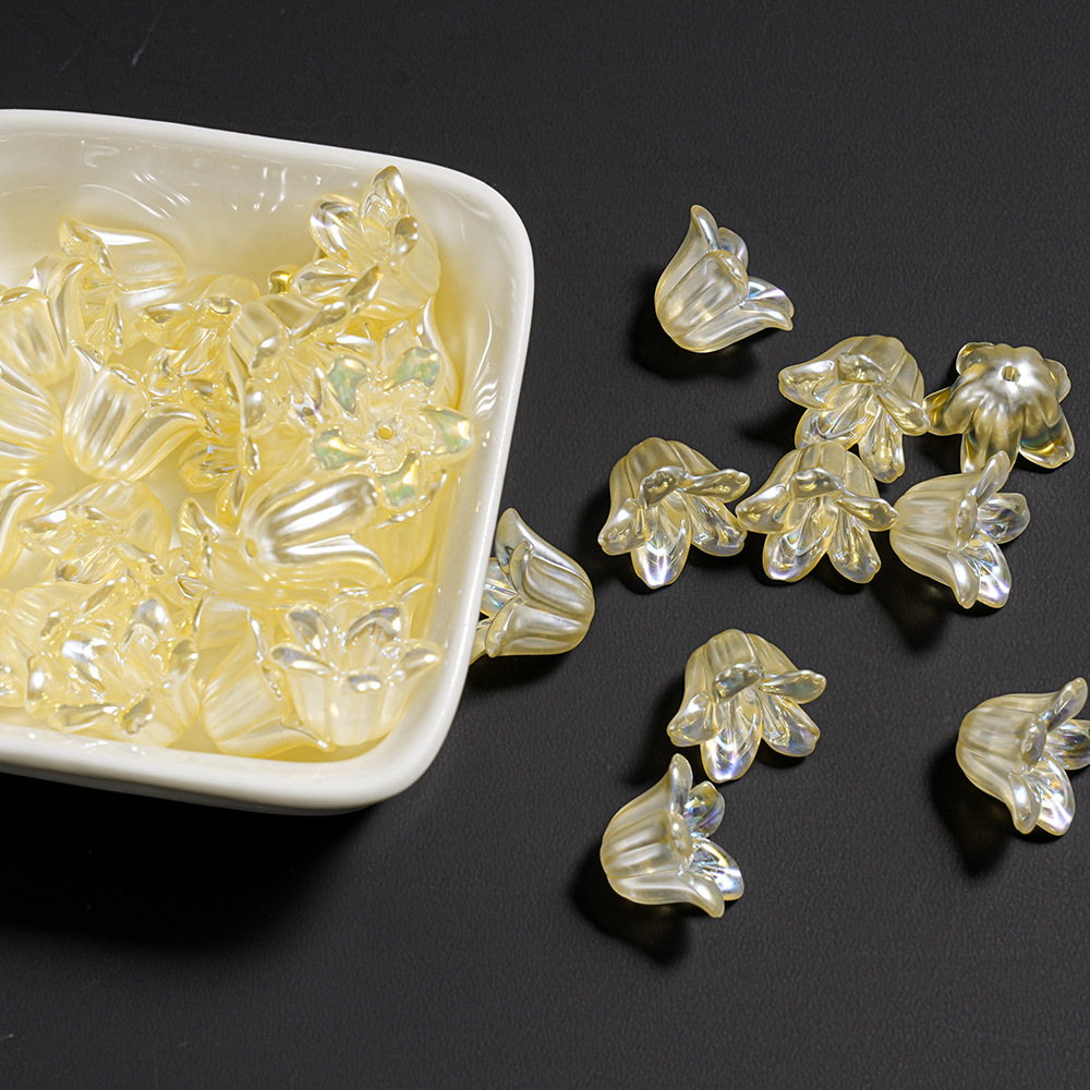 Cristal transparente con cuentas, flor de cuerno de lirio, colgante de teléfono móvil, llavero, colgante de cadena trasera, decoración pequeña