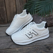 厚底阿甘鞋女2025春季新款百搭轻便增高小白鞋拼色女士休闲运动鞋