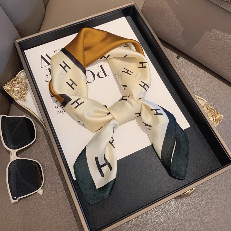 Bufanda de seda para mujer 2025 nuevo estilo 70 bufanda cuadrada cuello de sensación de alta gama para dar regalos a los ancianos para las madres práctica y versátil con camisa