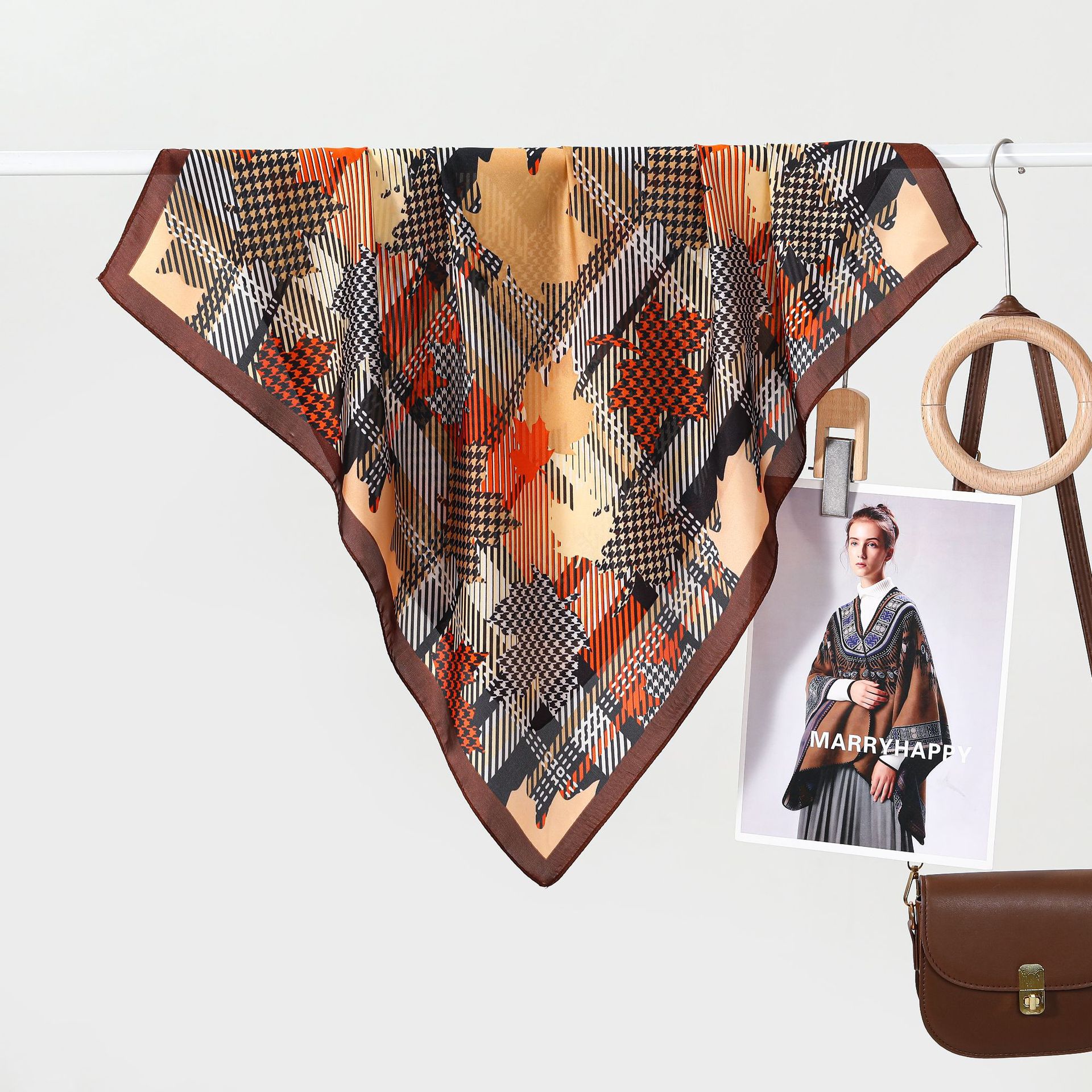 Foulard in seta da donna con foglia d'acero elegante versatile_voghion.com