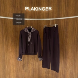 女式衬衫;女式毛呢外套;半身裙