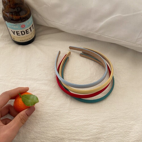 Candy-colored satin hairband for women with fine short hair in spring and summer, retro French fairy blue and white simple hairpin