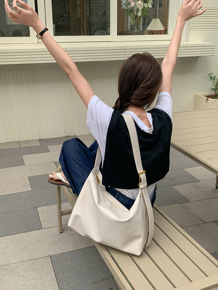 Korean Versatile Soft Collapse and Minimalist Style Single Shoulder Big 2024 New Women's Large Capacity Crossbody Bag_voghion.com