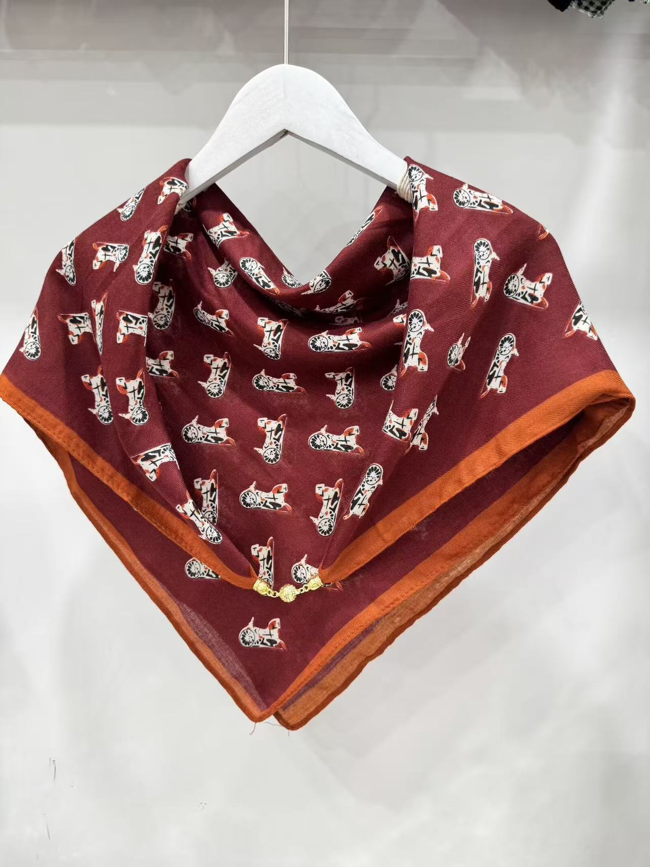 준준 포니 레드