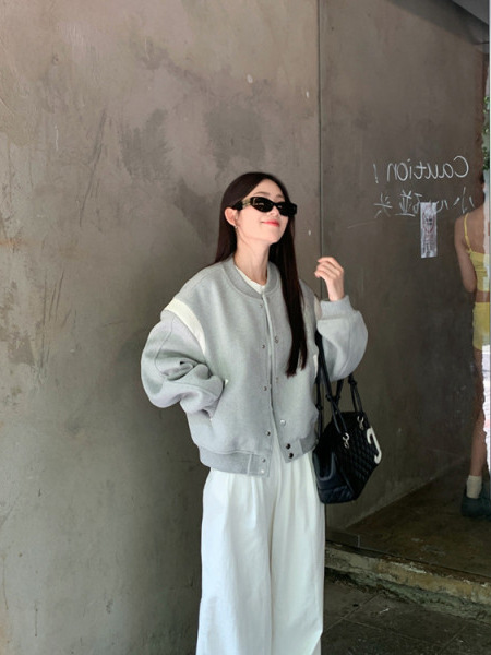 初秋グレー野球ユニフォームジャケット女性のための 2025 春と秋の新しいホットスタイル小さなルーズジャケット初秋ショートトップ