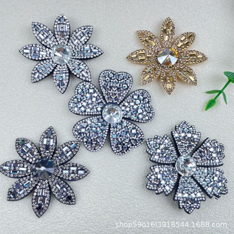 Korean New Fashion Style Rhinestone Full Diamond Eight-Petal Flower Fabric Patch DIY Handmade Brooch Hairpin Clothing Accessories Korean New Fashion Style Rhinestone Full Diamond Eight-Petal Flower Fabric Patch DIY Handmade Brooch Hairpin Clothing Accessories