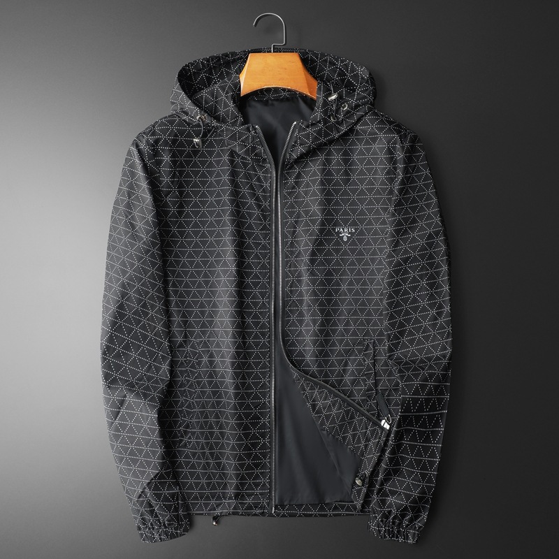 Autumn jacket with hood for leisure