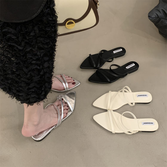 Niche black sandals and slippers women's shoes for outerwear 2024 summer new thin band flat pointed French temperament sandals