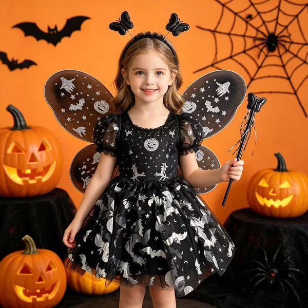 Small princess costume with butterfly