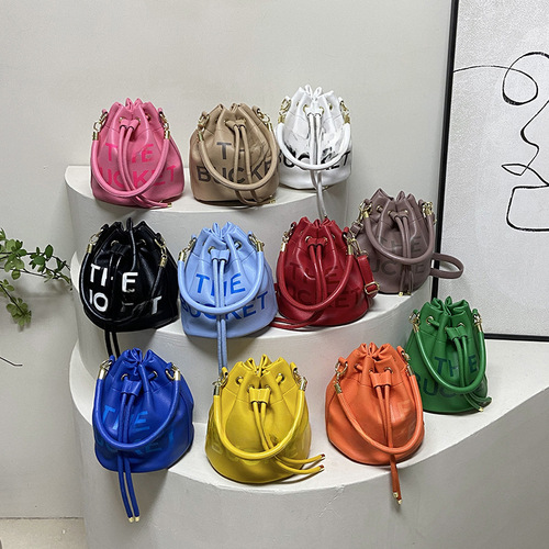 This year's popular spring 2024 Korean style fashionable parent-child minimalist hand-held tote bag for women, crossbody bucket bag on Instagram