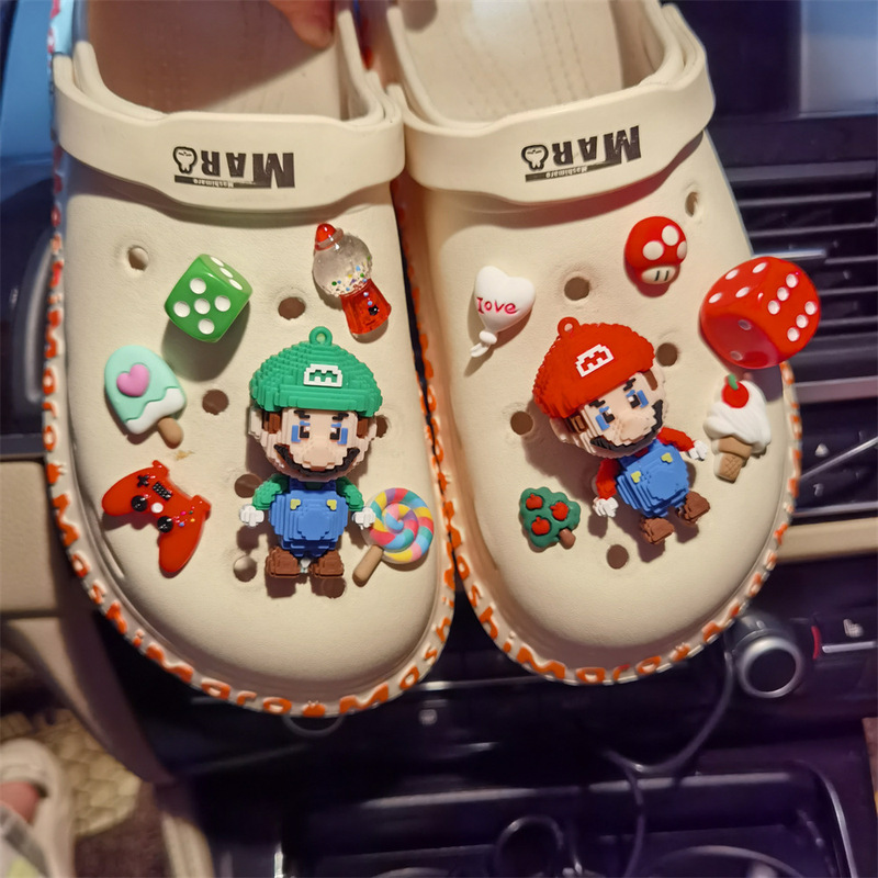 New Summer Game Mario Clogs Shoe Flowers Stereo Cartoon Pipeline Removable Buckle Shoe Buckle