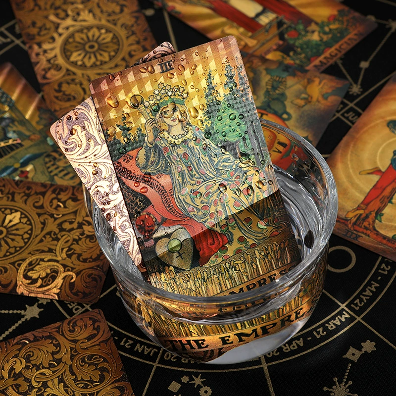 Оптовая карточка с золотым рельефом Глаелинг Таро Карта цвета 78 TAROTPVC Пластиковая водонепроницаемая доска boarding card