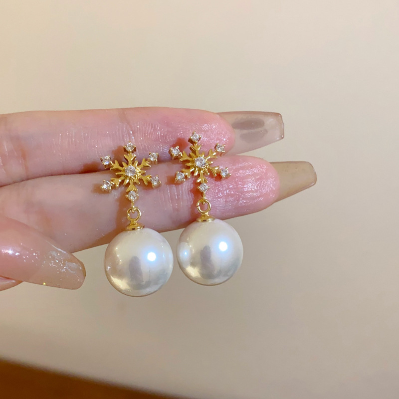 1 Pair Sweet Flower Plating Imitation Pearl Drop Earrings display picture 3