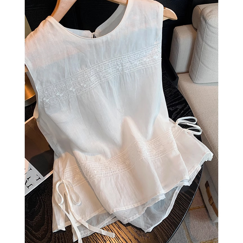 Áo hai dây nữ trắng thêu hoa chắp vá phong cách lỏng lẻo mặc ngoài vest — màu trắng chi tiết 3