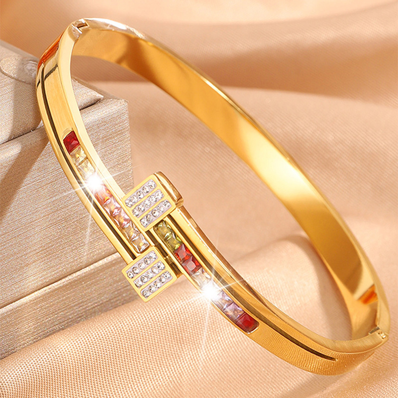 PVD Coated Gold Plating Process 18K Real Gold Plated Plating Material Vintage Style Classic Style Geometric Titanium Steel Bangle In Bulk