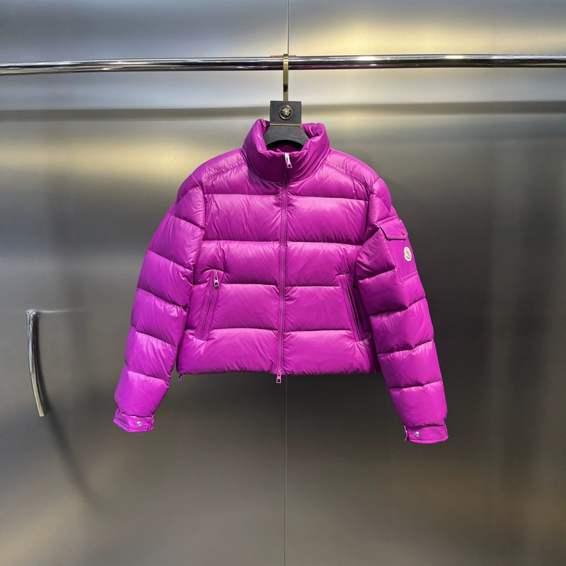 MengM brand Petra women's short down jacket, winter stand-up collar, logo-embellished puffer jacket, 96% white duck down MengM brand Petra women's short down jacket, winter stand-up collar, logo-embellished puffer jacket, 96% white duck down